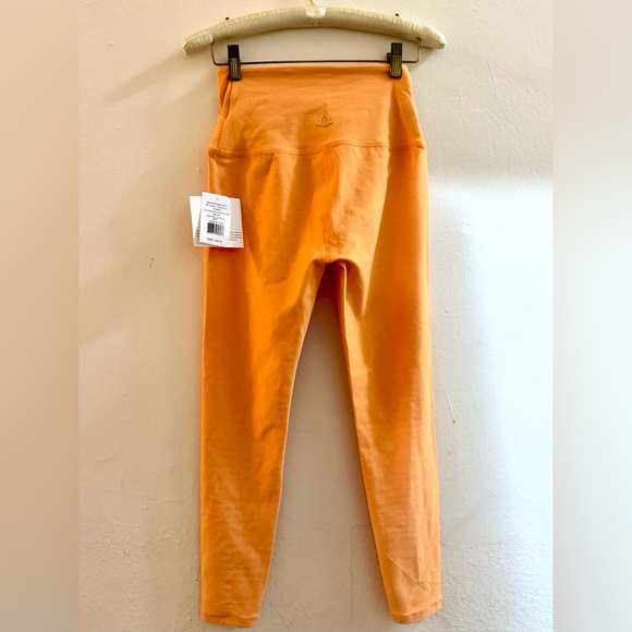 NWT Beyond Yoga Spacedye Peachy Orange High-Rise Midi Leggings - Size Small - Picture 6 of 8